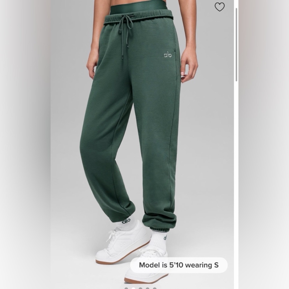 Alo Clover  Green  Joggers
#authentic